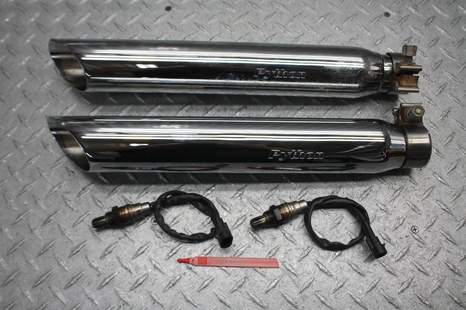 HARLEY-DAVIDSON ROAD KING PYTHON 2.5INCH SLASH CUT DUAL MUFFLERS O2 1801-0409