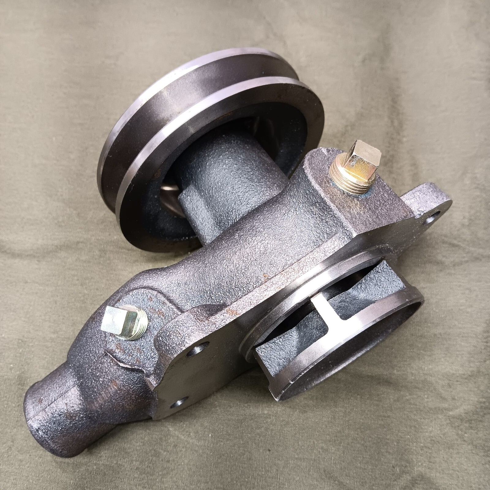 Willys Water Pump CJ2A CJ3A MB Ford GPW Jeep CJ5 CJ3B. New. 1 Groove Pulley.