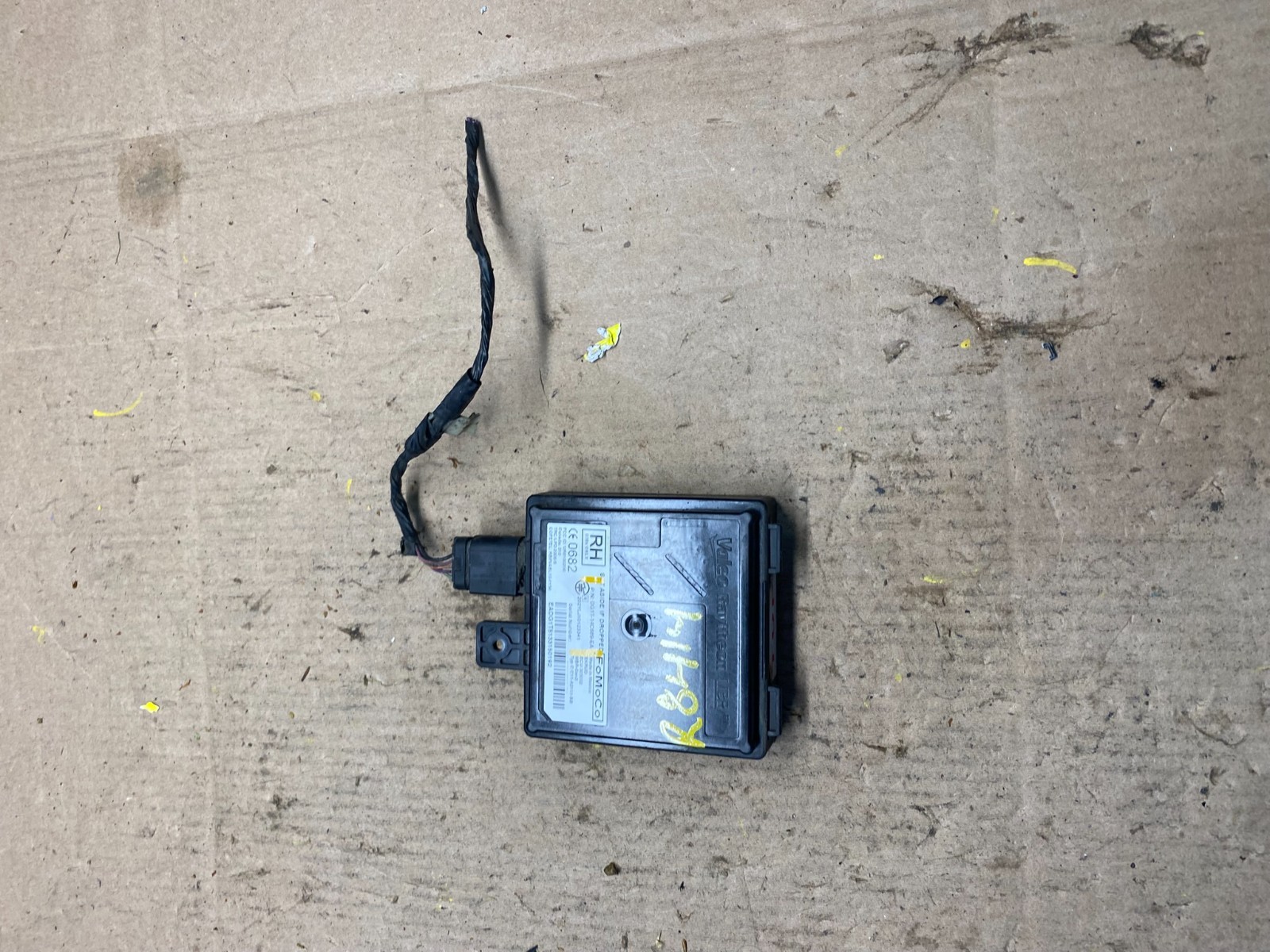 2013 to 2018 Ford Lincoln Rear Radar Blind Spot Module OEM R8414 DG