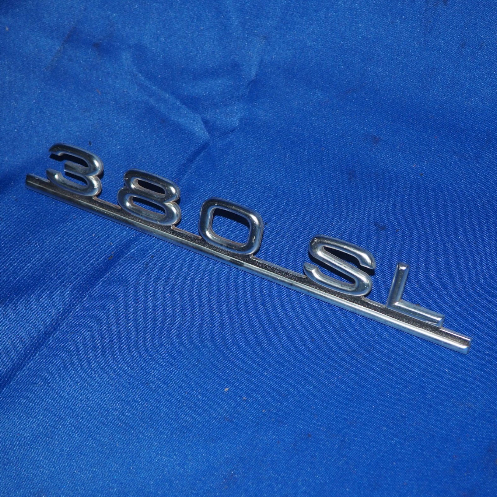 81-85 Mercedes R107 380SL Rear Trunk Lid Designation Badge Emblem 1078170815 OEM