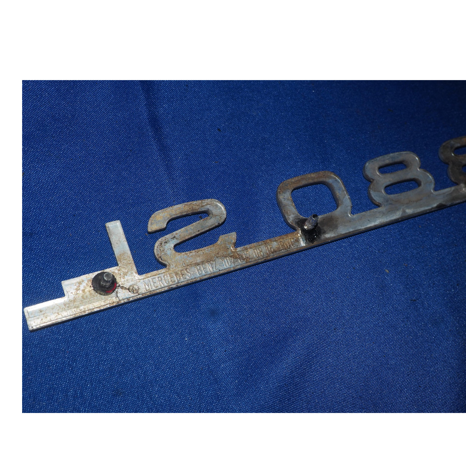 81-85 Mercedes R107 380SL Rear Trunk Lid Designation Badge Emblem 1078170815 OEM