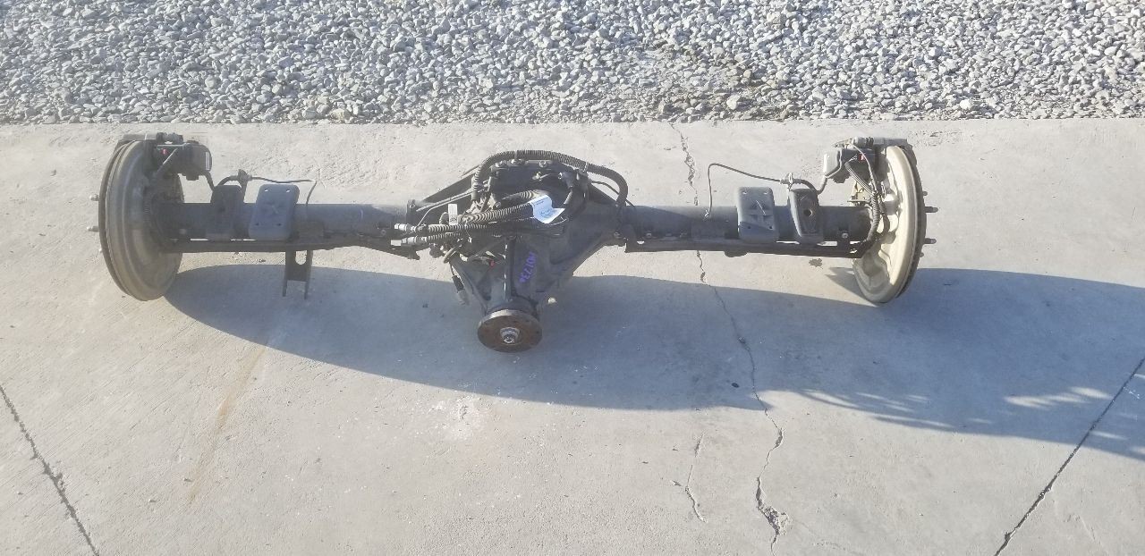 20 CHEVY SILVERADO 1500 REAR AXLE ASSEMBLY 9.5″ RING GEAR 3.23 RATIO