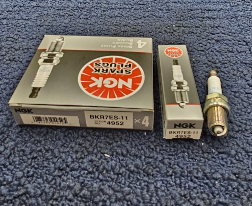 (QTY 4) NGK 4952 BKR7ES-11: Standard Spark Plug For K7TC K7RTC 94709-00399 gd
