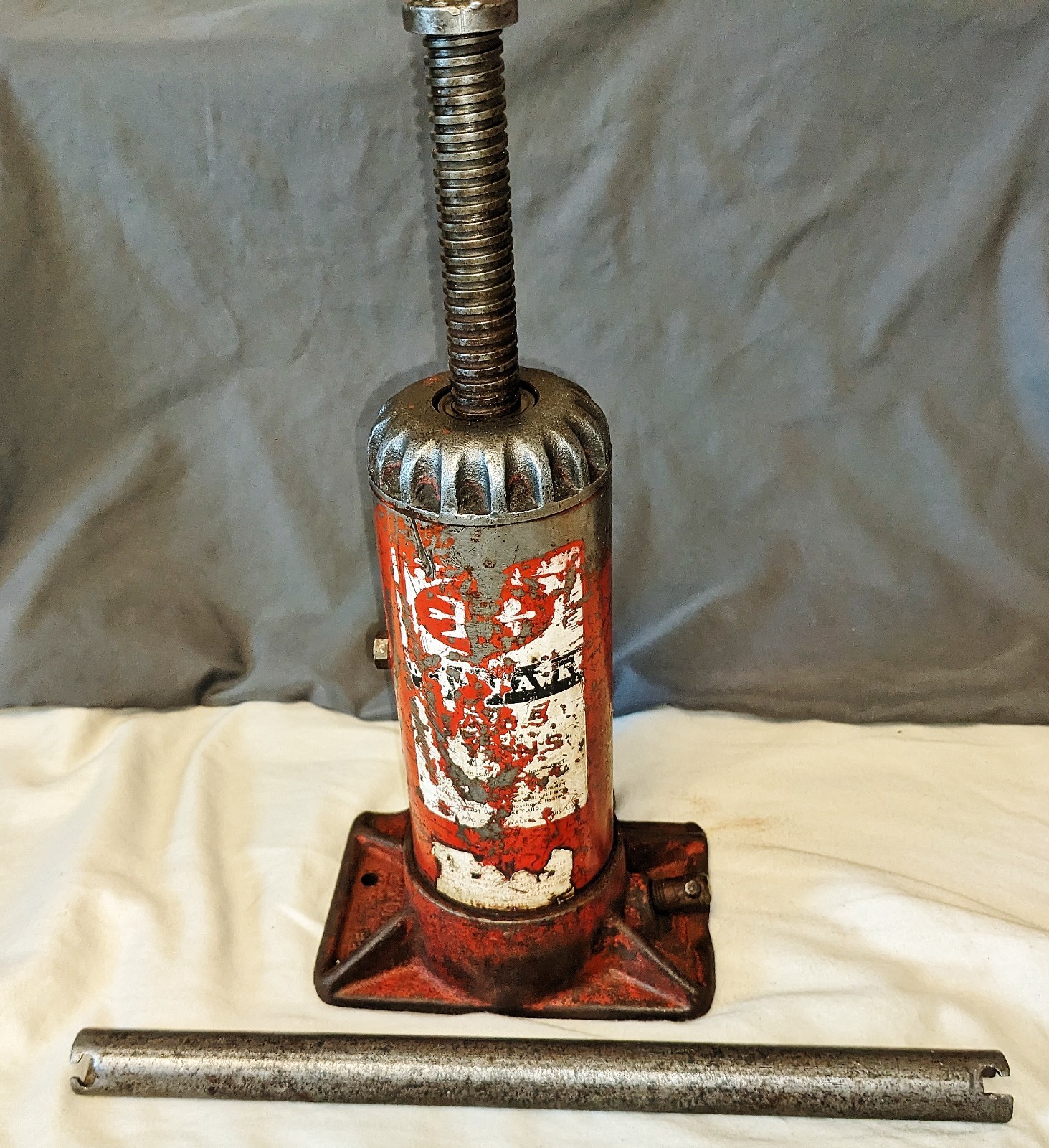 VINTAGE BLACKHAWK BOTTLE JACK 3 TONS WORKING VINTAGE BOTTLE JACK