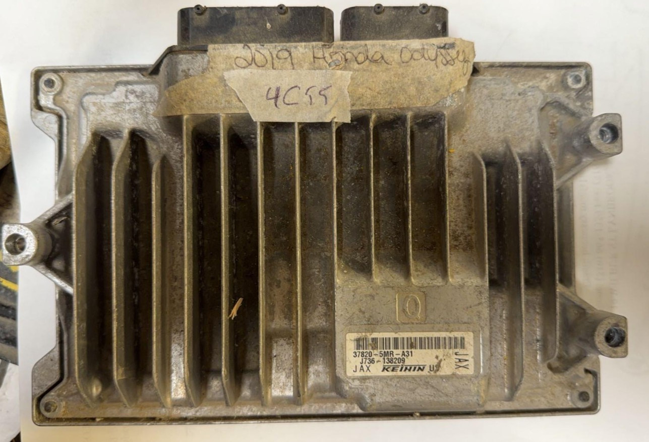 Honda Engine Computer ECM ECU 37820-5MR-A31