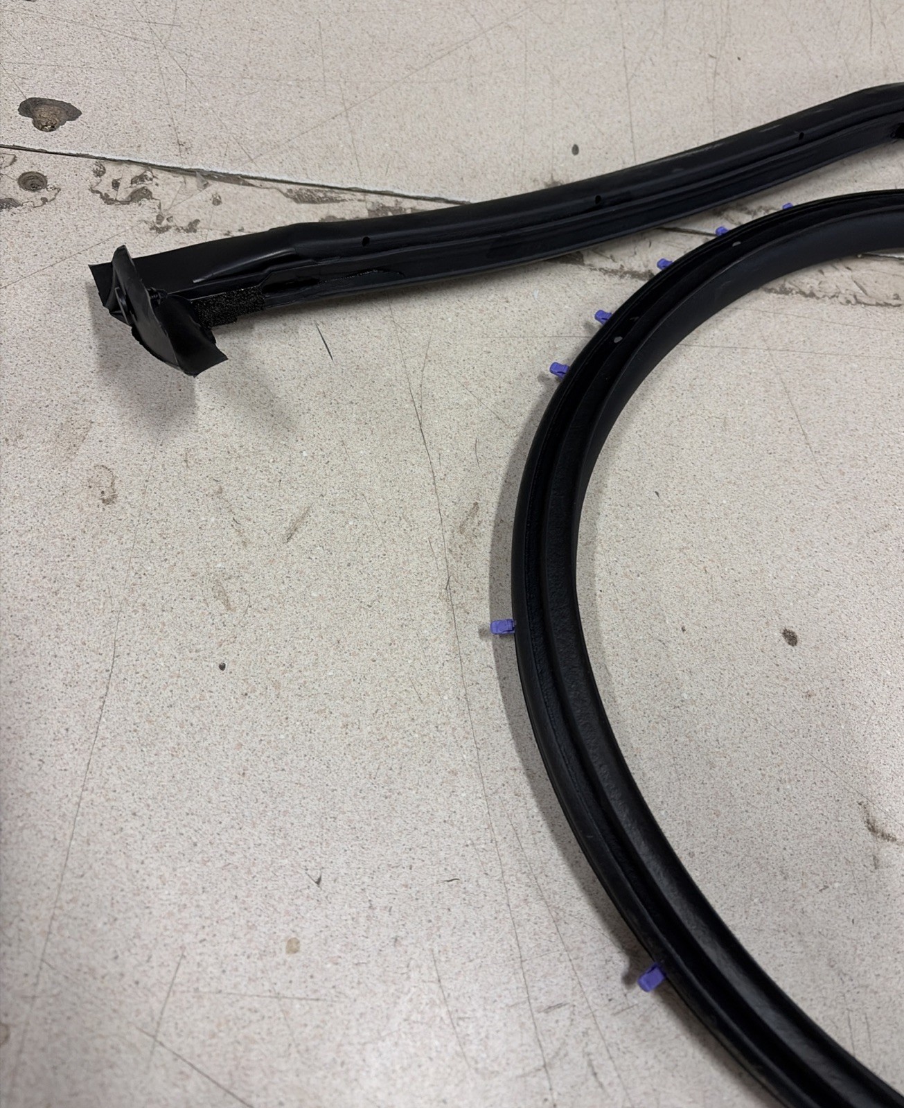 FORD F5UZ-1525325-BA Door Weather Strip Fits 1992-2014 Ford E-150/E-250/E-350