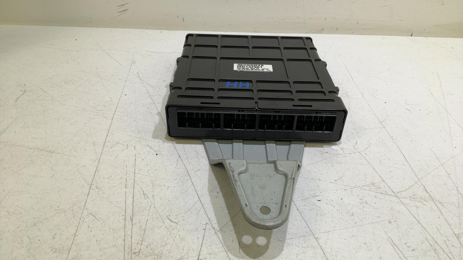 2004 MITSUBISHI ECLIPSE Engine Control Module ECU ECM Used OEM MN132961
