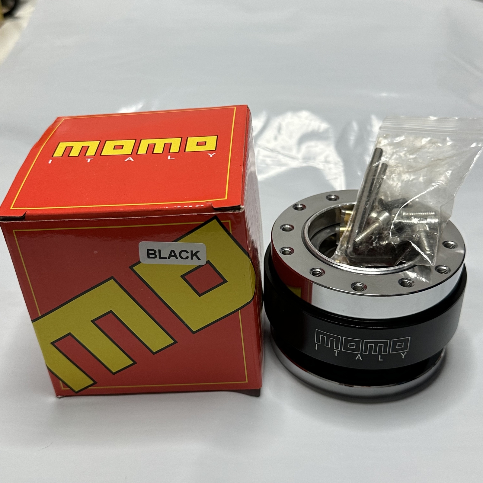 MOMO Universal Car Steering Wheel Quick Release HUB Adapter Snap Off Boss Kit