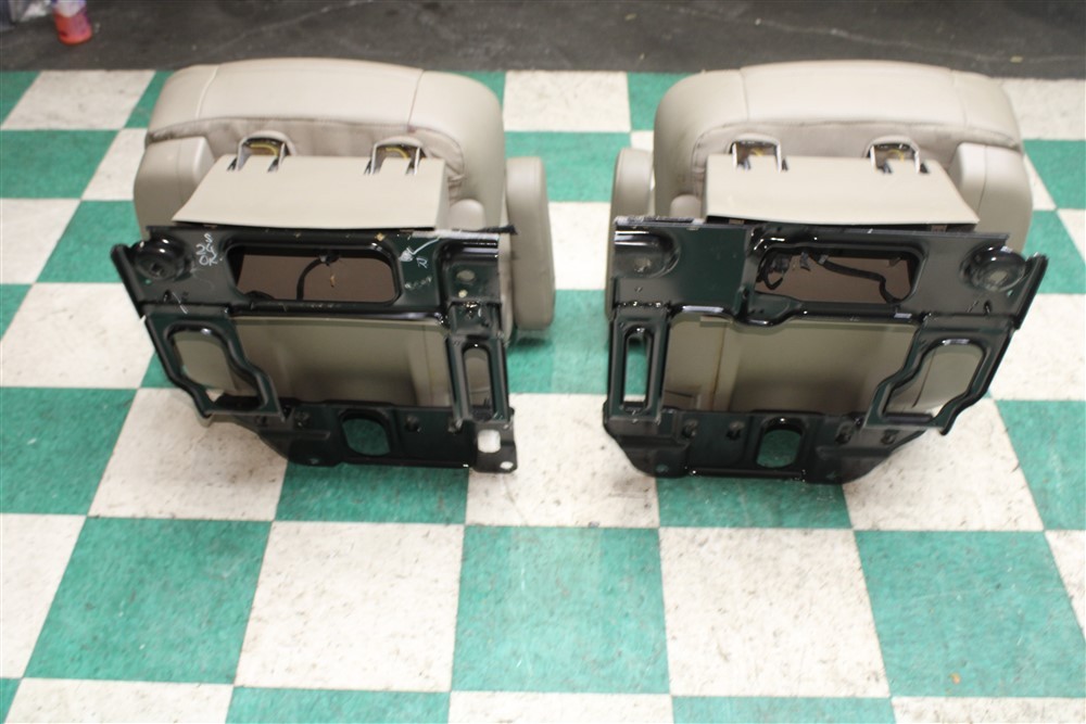 15′ GM SUV SWB Dune Gray Leather Rear Second 2nd Row Captains Heat Seats Pair OE