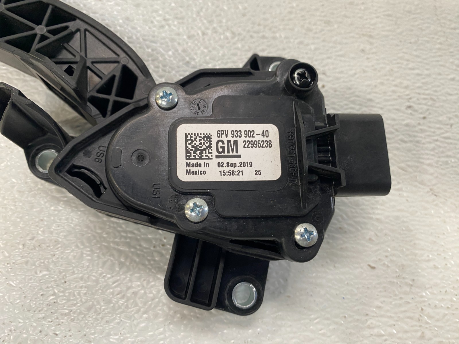 2018-2021 BUICK ENCLAVE GAS PEDAL ACCELERATOR THROTTLE SENSOR OEM #A0.30