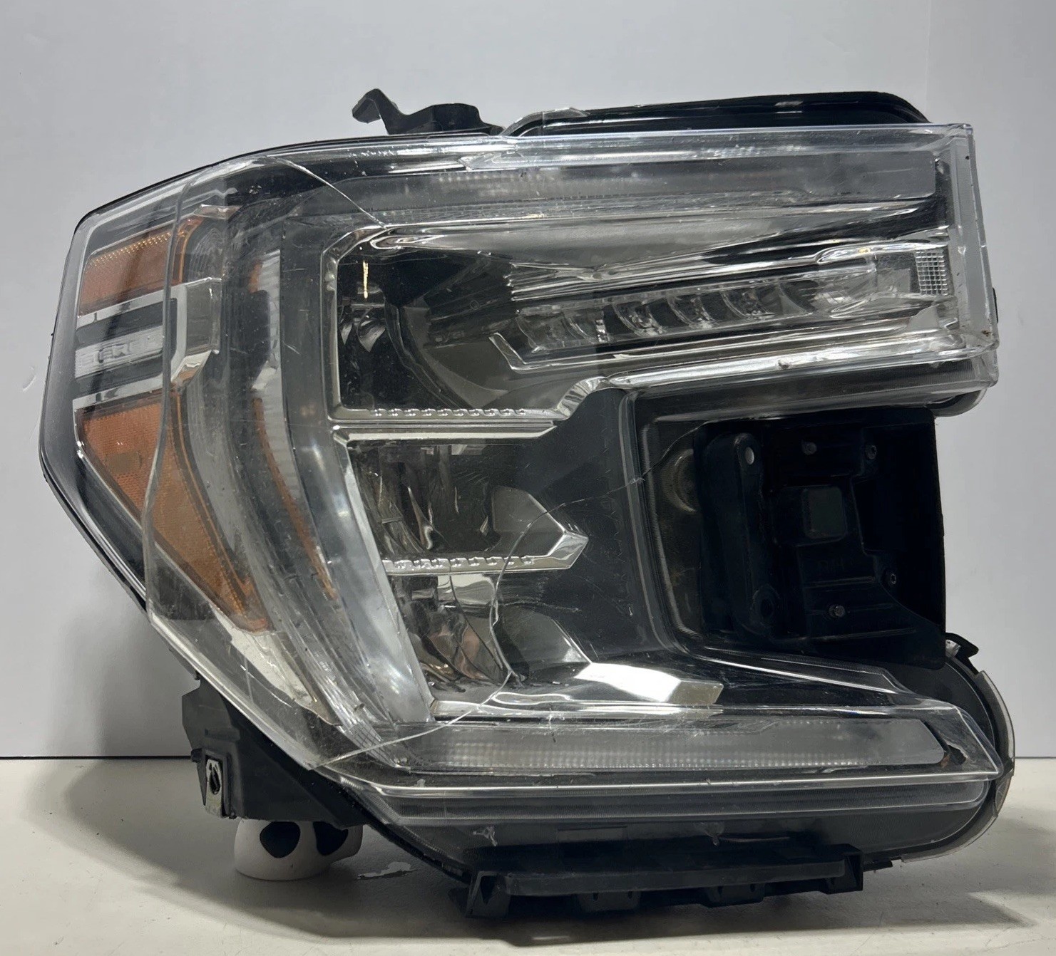 2019 2020 2021 GMC Sierra 1500 Right Passenger LED Headlight Lamp OEM 85621451