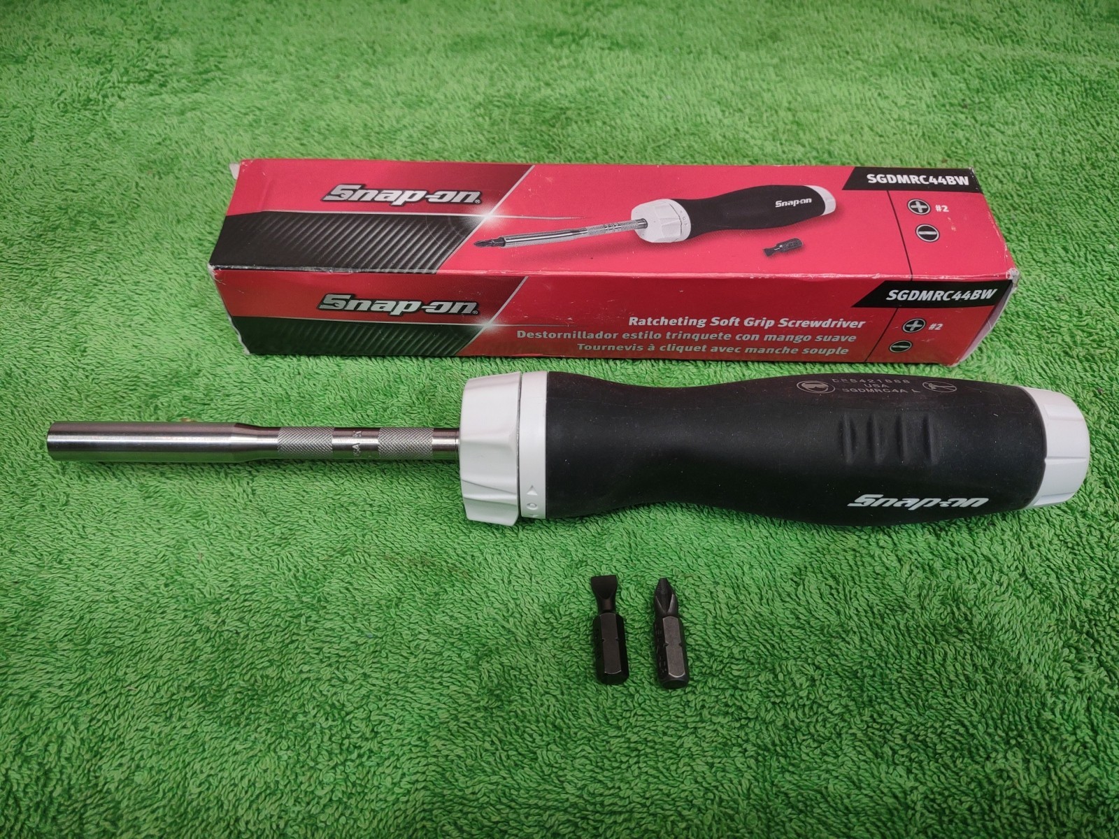 New!!! Snap-on Tools Limited BLACK & WHITE Ratcheting Screwdriver SGDMRC44BW