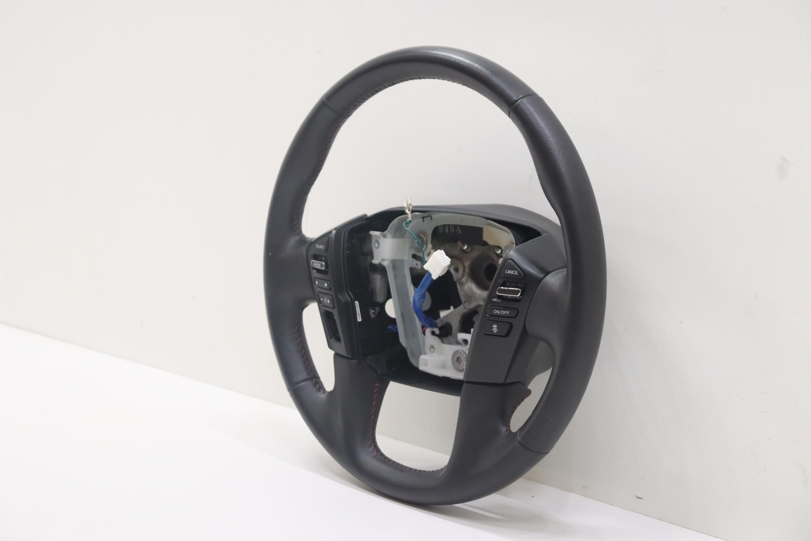 2020 – 2021 NISSAN TITAN PRO-4X LEATHER STEERING WHEEL W/ HEATED OEM 484309FV5A