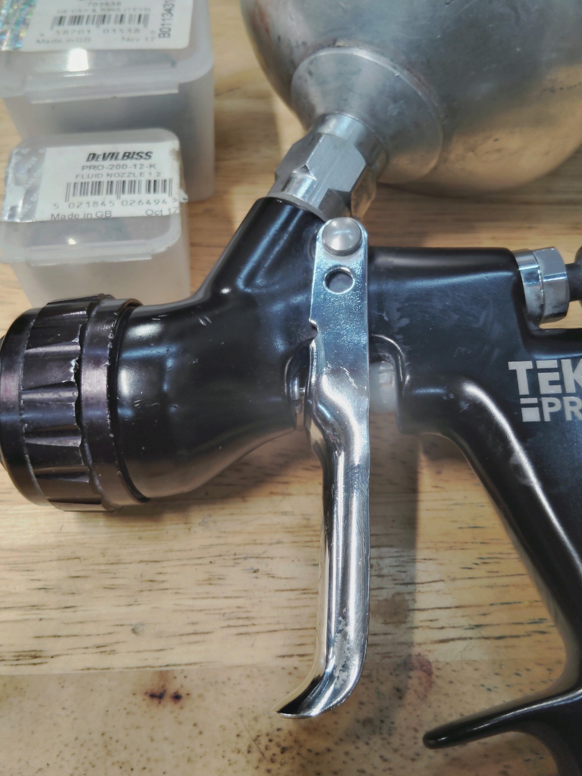 DeVilbiss Tekna Pro Lite Gravity Feed Spray Gun