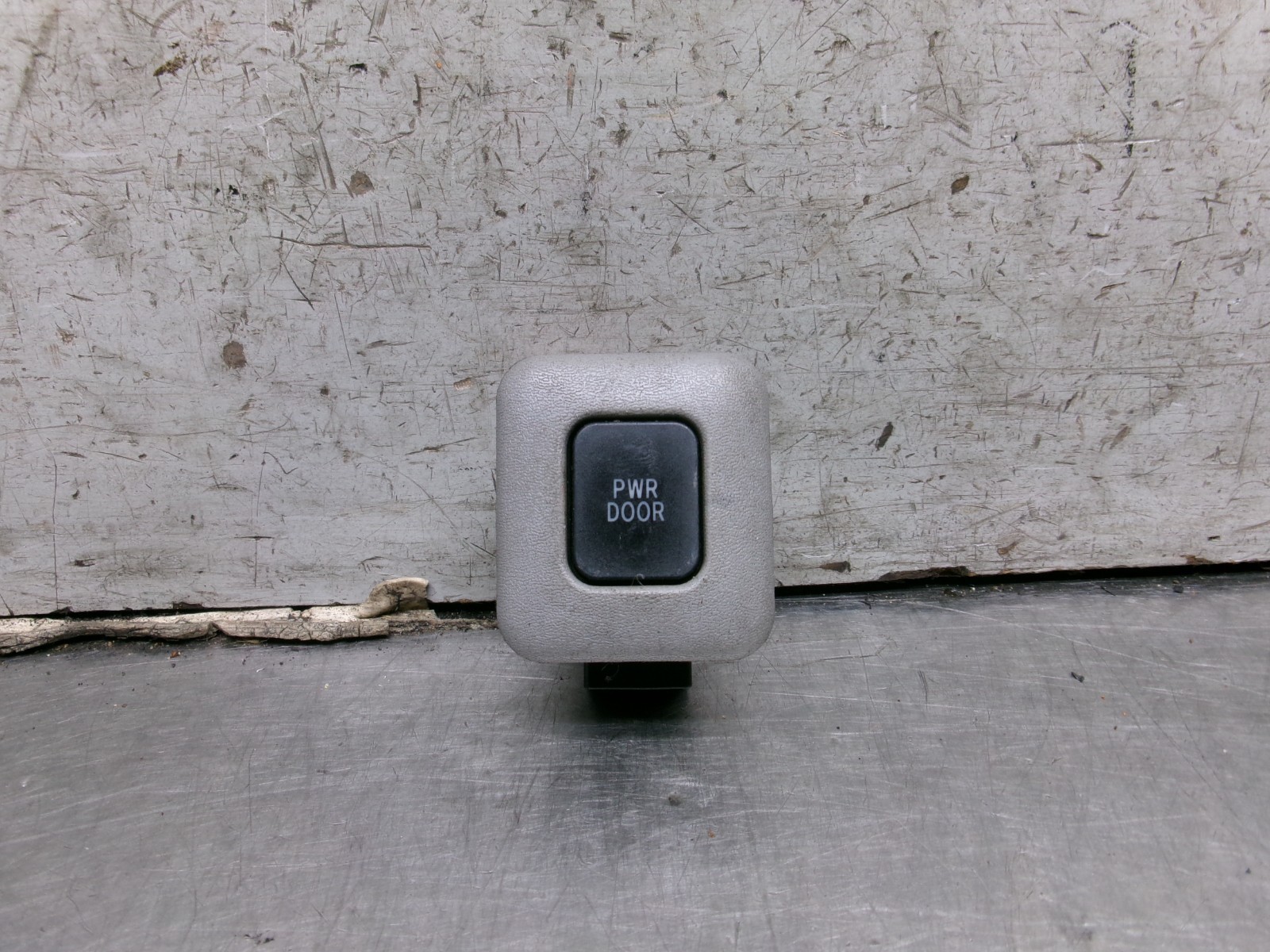 04 – 10 TOYOTA SIENNA POWER PWR DOOR SWITCH BUTTON