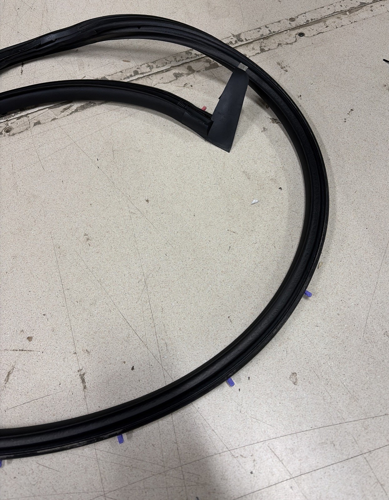 FORD F5UZ-1525325-BA Door Weather Strip Fits 1992-2014 Ford E-150/E-250/E-350