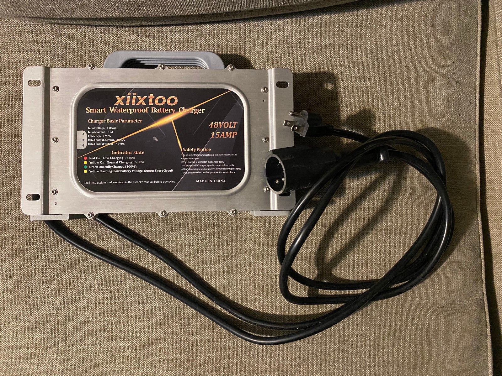 Xiixtoo Smart Waterproof Baterry Golf Cart Charger 48V 15 amp Round 3 pin – NEW