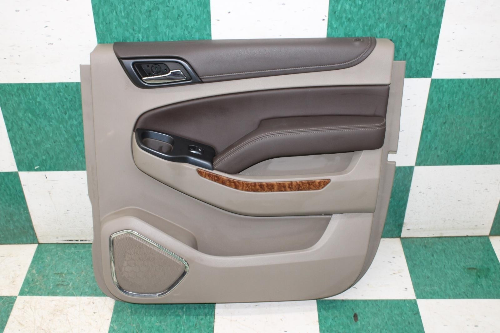 15-20 Suburban 1500 Cocoa Dune Woodgrain Rear RH RR Door Trim Panel Factory OEM