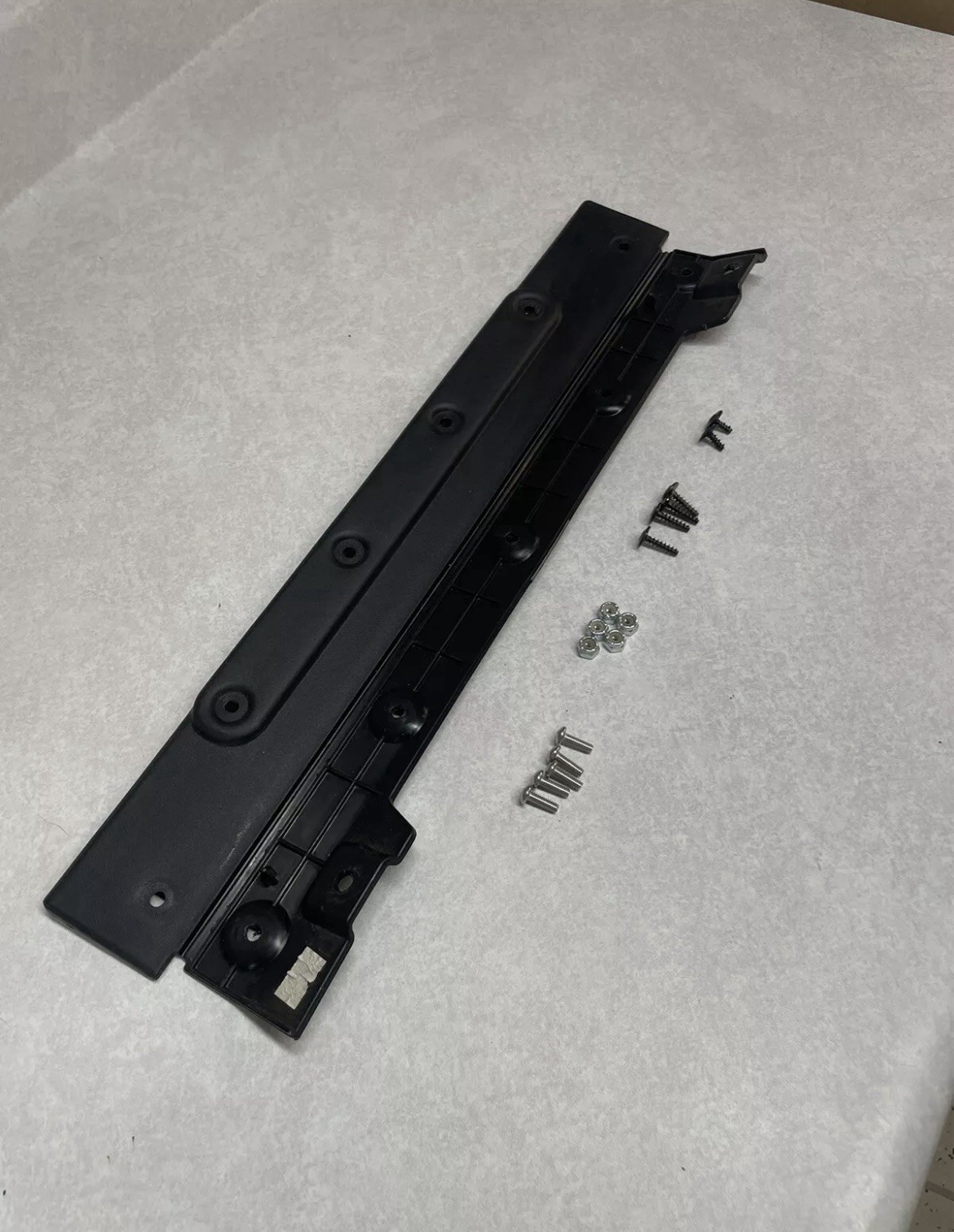 2002 2003 2004 2005 2006 2007 Buick Rendezvous Glove Box Hinge + Screws