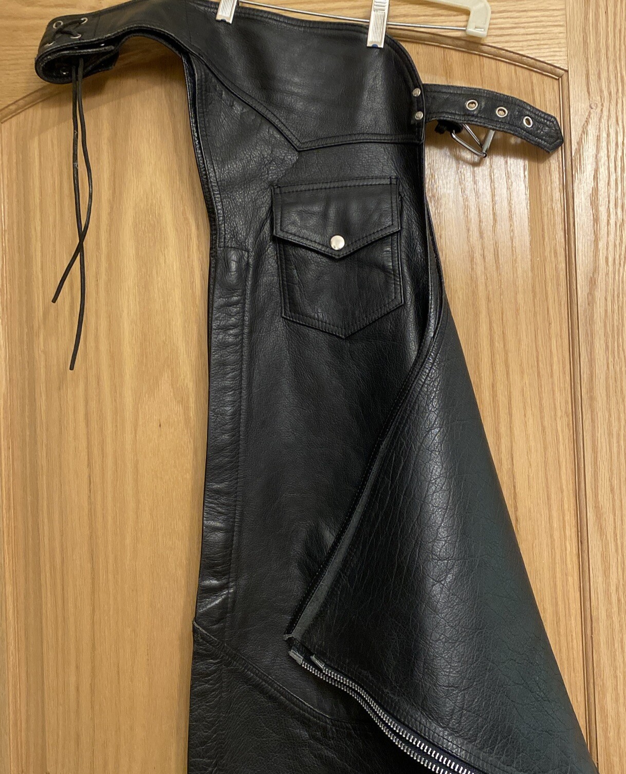 Leather Chaps Motorcycle Men’s Small. One Pocket. Zipper/snap Closure. G39