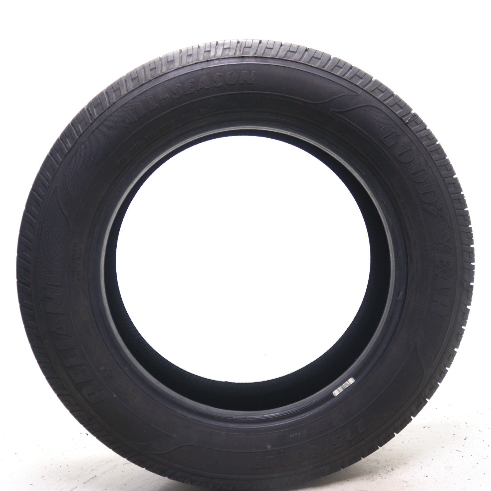Set of 2 Used 225/60R17 Goodyear Reliant All-season – 99V – 8-8.5/32