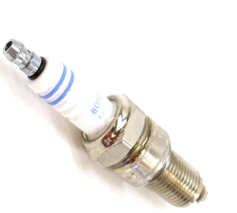 8PCS OE Germany Spark Plug For Land Rover Discovery Maserati Bora Porsche 928