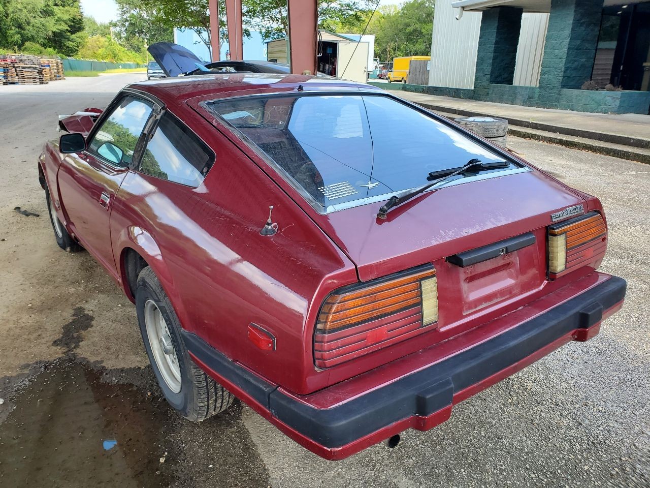 Used Carrier Assembly fits: 1983 Datsun 280zx Grade A