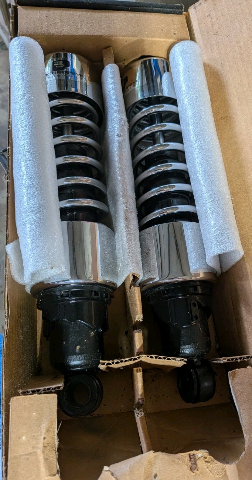 Progressive Suspension~ 412-4211C – 412 Series Heavy Duty 13″ Shocks, Chrome NEW