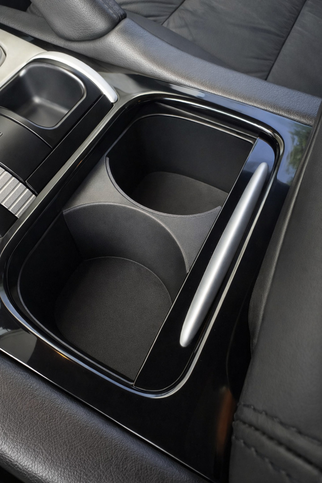 Cupholder Insert for Porsche Cayenne 2003-2010 (955/957)