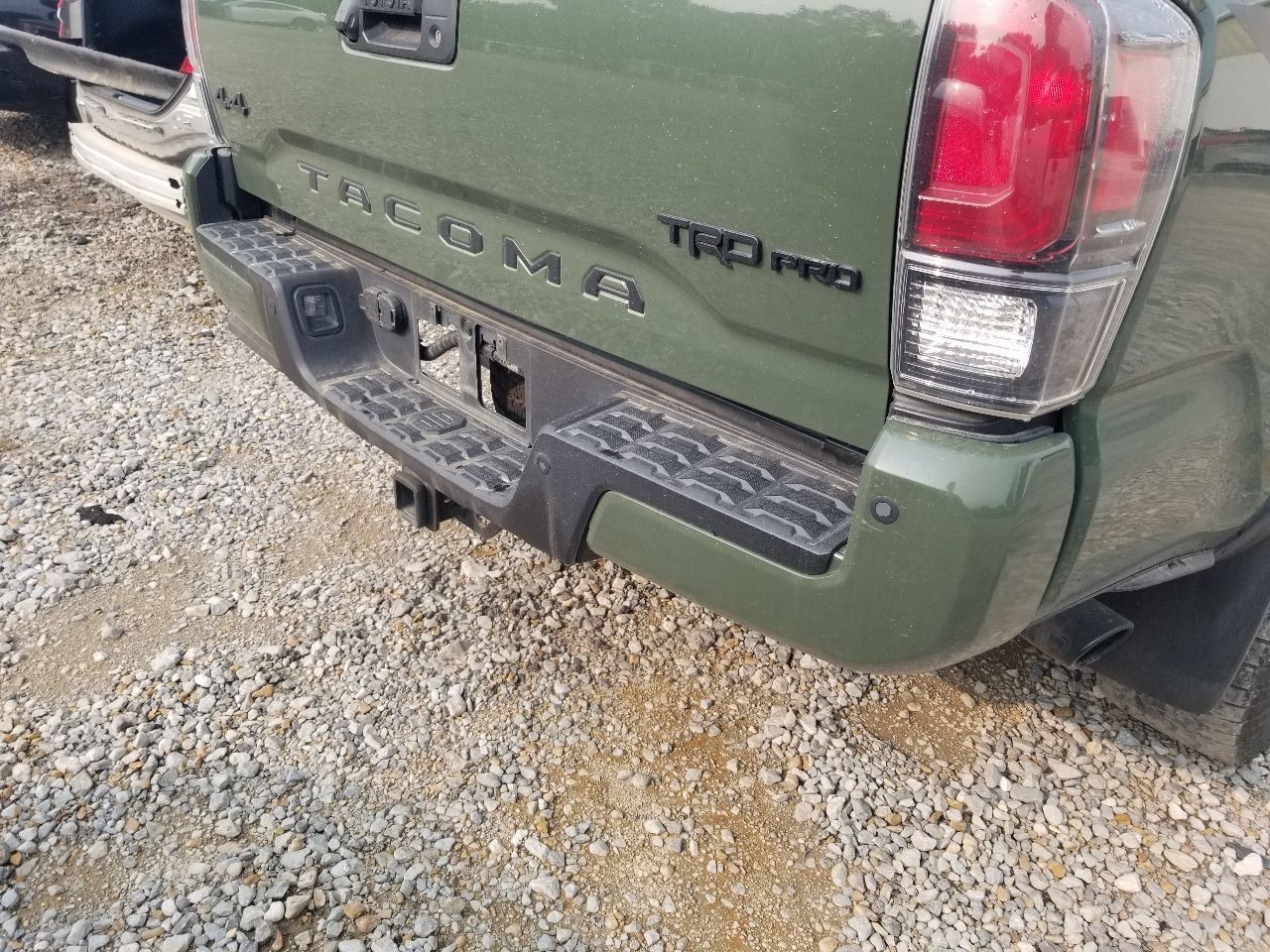 20 TOYOTA TACOMA TRD PRO BUMPER REAR GREEN 6V7 WITH SENSORS AND RADAR SEE IMAGE