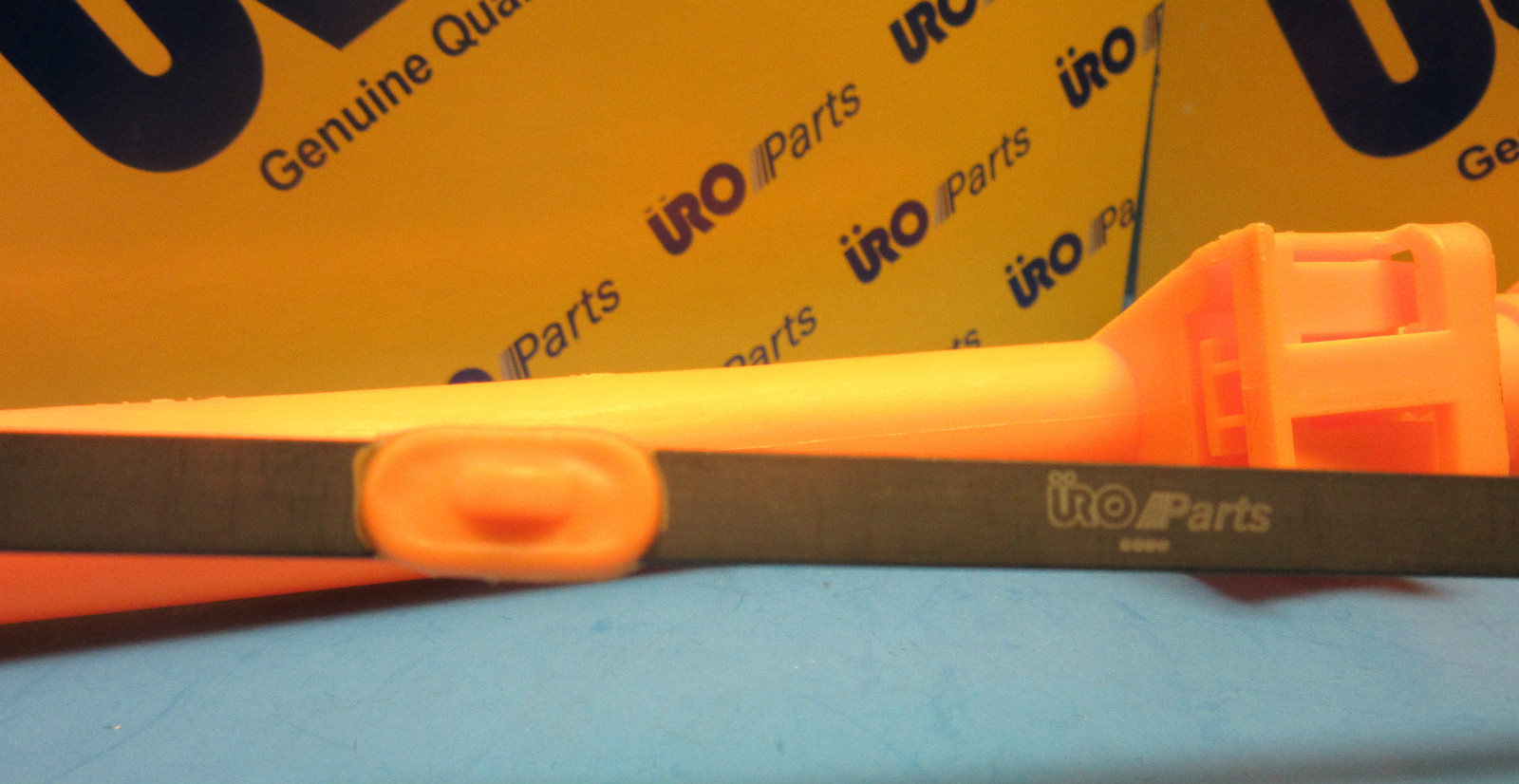 Set of Oil Dipstick & Tube for Audi A4/Quattro VW Passat 1.8L 06B103663G
