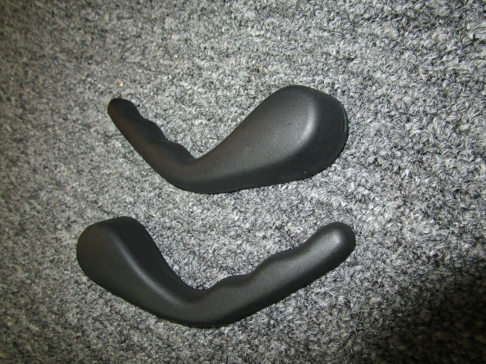 97/04 corvette seatbback release handles PAIR! NEW!! 98 99 00 01 02 03