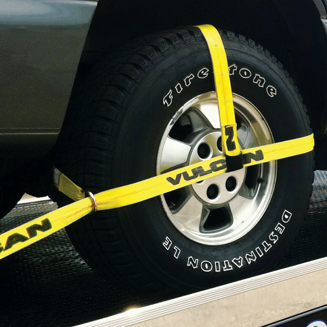 VULCAN Adjustable Loop Car Tie Down Kit – Snap Hooks (4 Straps & 4 Ratchets)