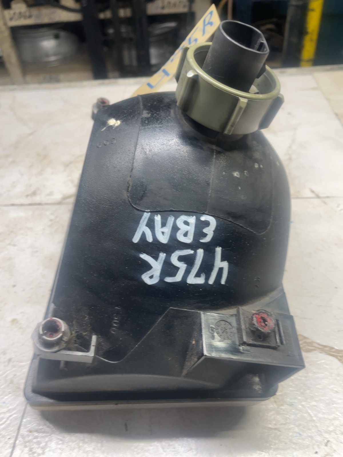 1996-1998 JEEP GRAND CHEROKEE Right Passenger Headlight OEM