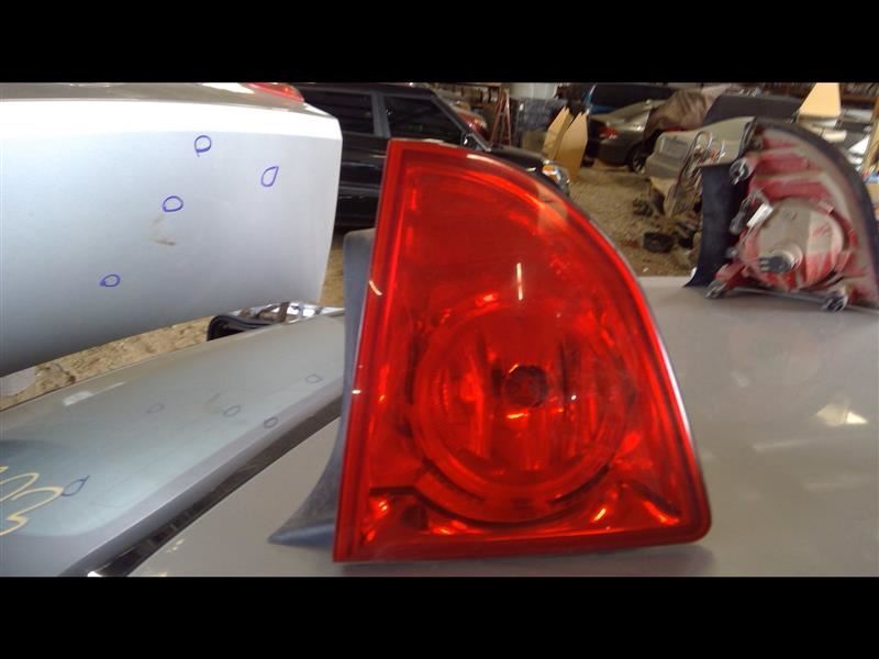 Passenger Tail Light Quarter Panel Mounted Red Lens Fits 08-12 MALIBU 1048578