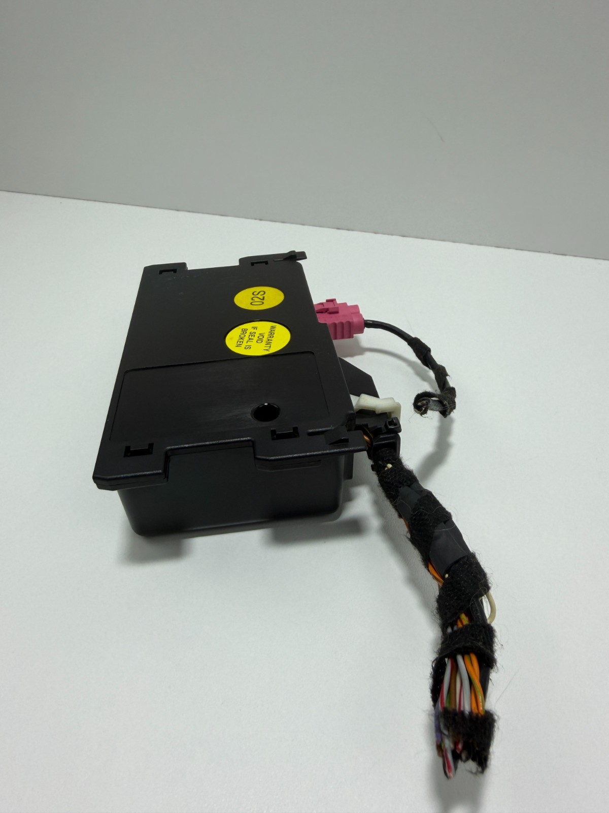 2011-2018 Volkswagen Jetta GPS Navigation Control Module 561035285A OEM