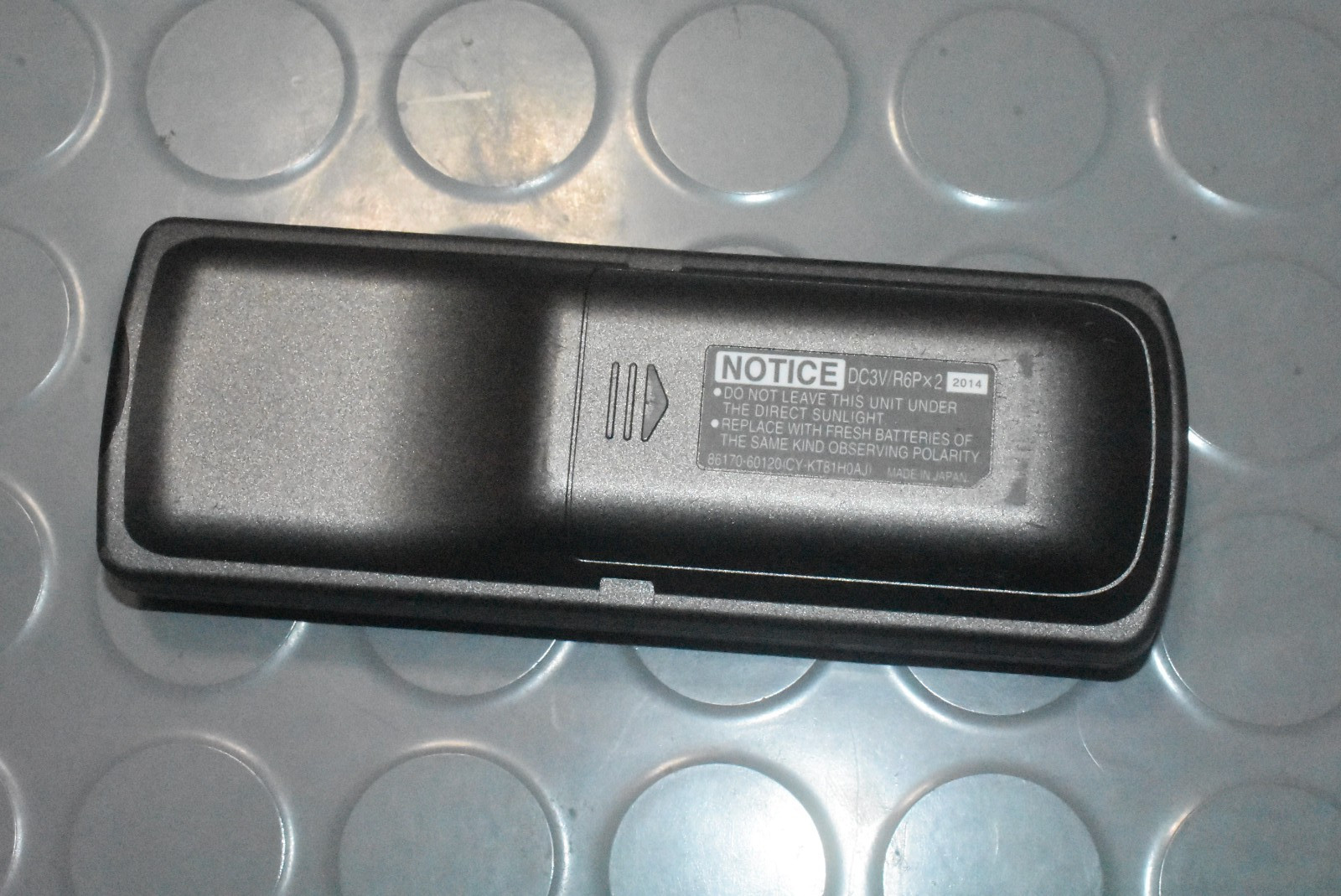 OEM – Lexus LX570 Rear Seat DVD Entertainment Remote 86170-60120