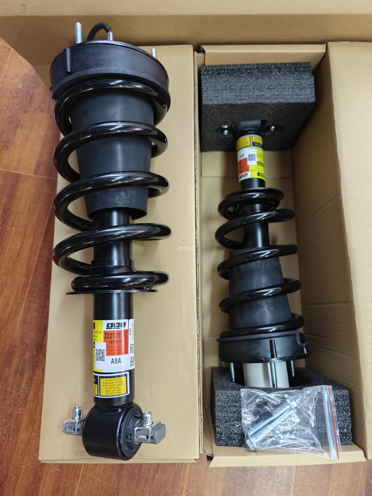 Pair Front Shock Struts Assys 84176631 For Escalade Yukon Denali MagneRide OEM