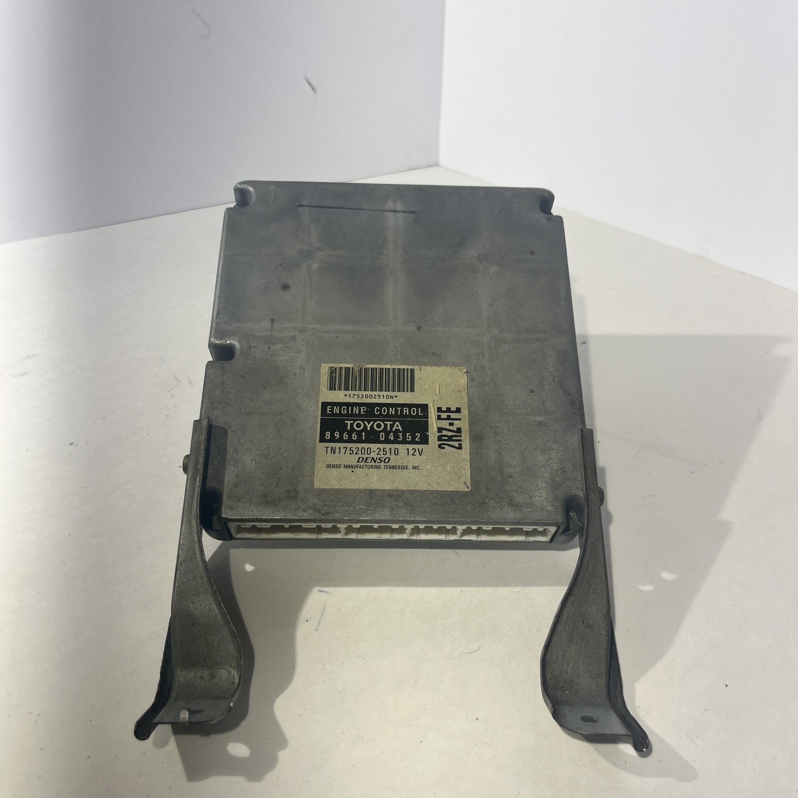 1998 Toyota Tacoma 2.4L 4 CYL MT 4×2 ECU ECM PCM Engine Computer 89661-04352 OEM