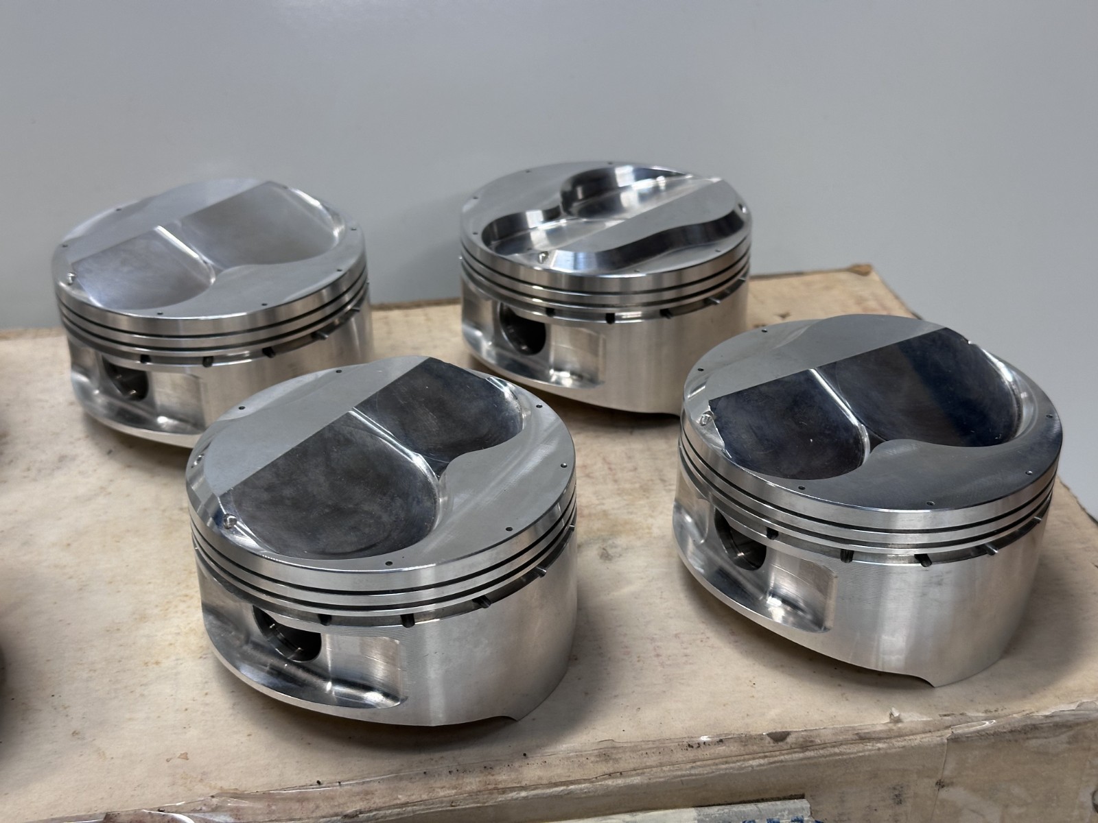 JE Pistons 617 Pistons SBC 4.125 Dome Top Gas Vented NEW!