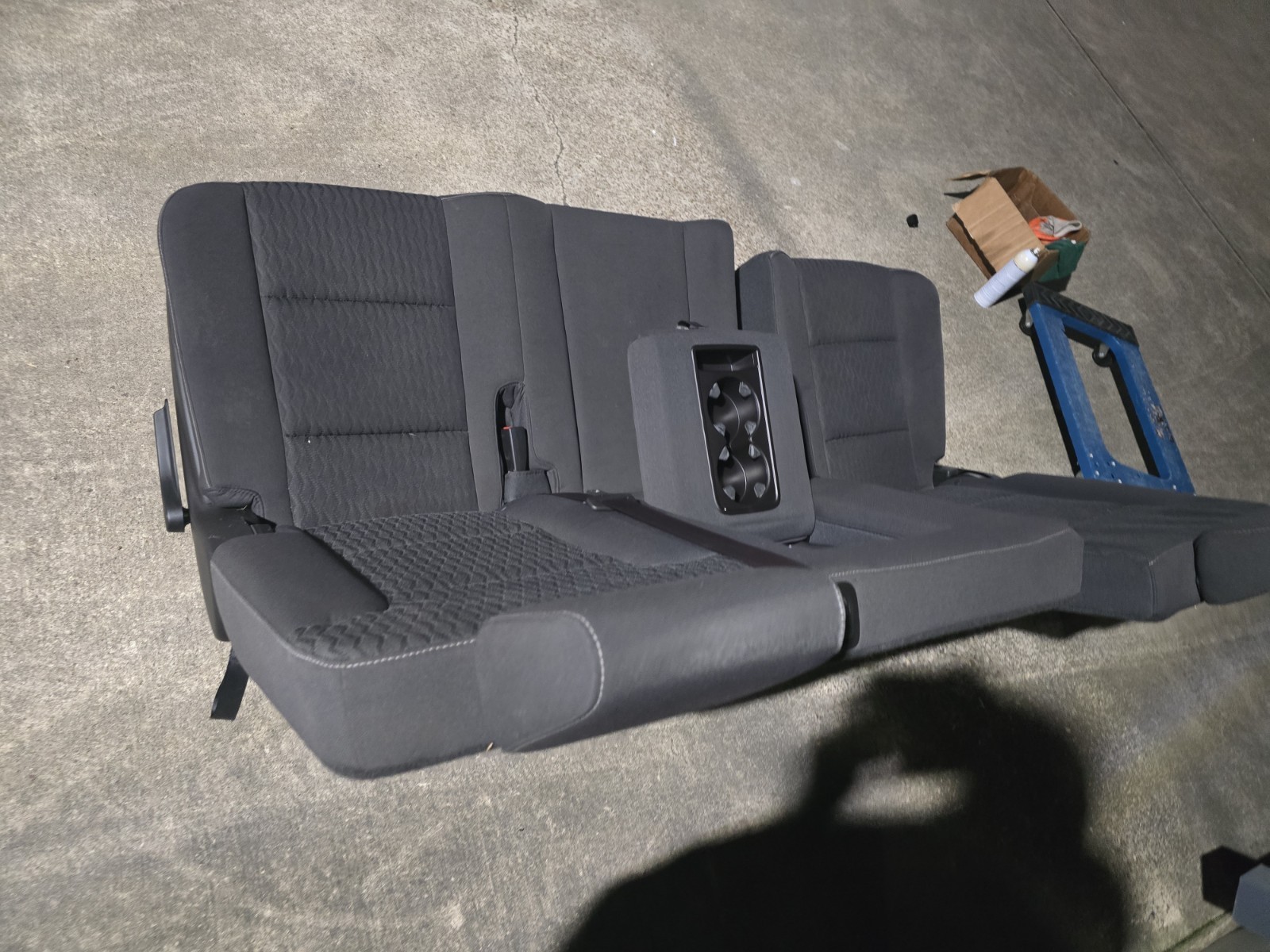 2015-2020 YUKON TAHOE 2nd Seat Bla SPLIT BENCH; CLOth LOCAL PICK UP ONLY