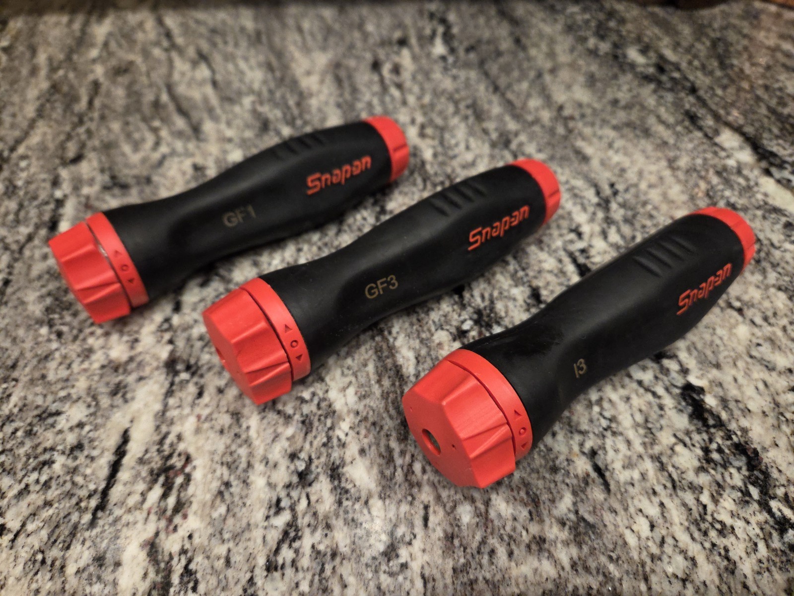 Snapon Tools Soft Grip Standard Ratcheting Screwdriver Handle – RED (*1 HANDLE*)
