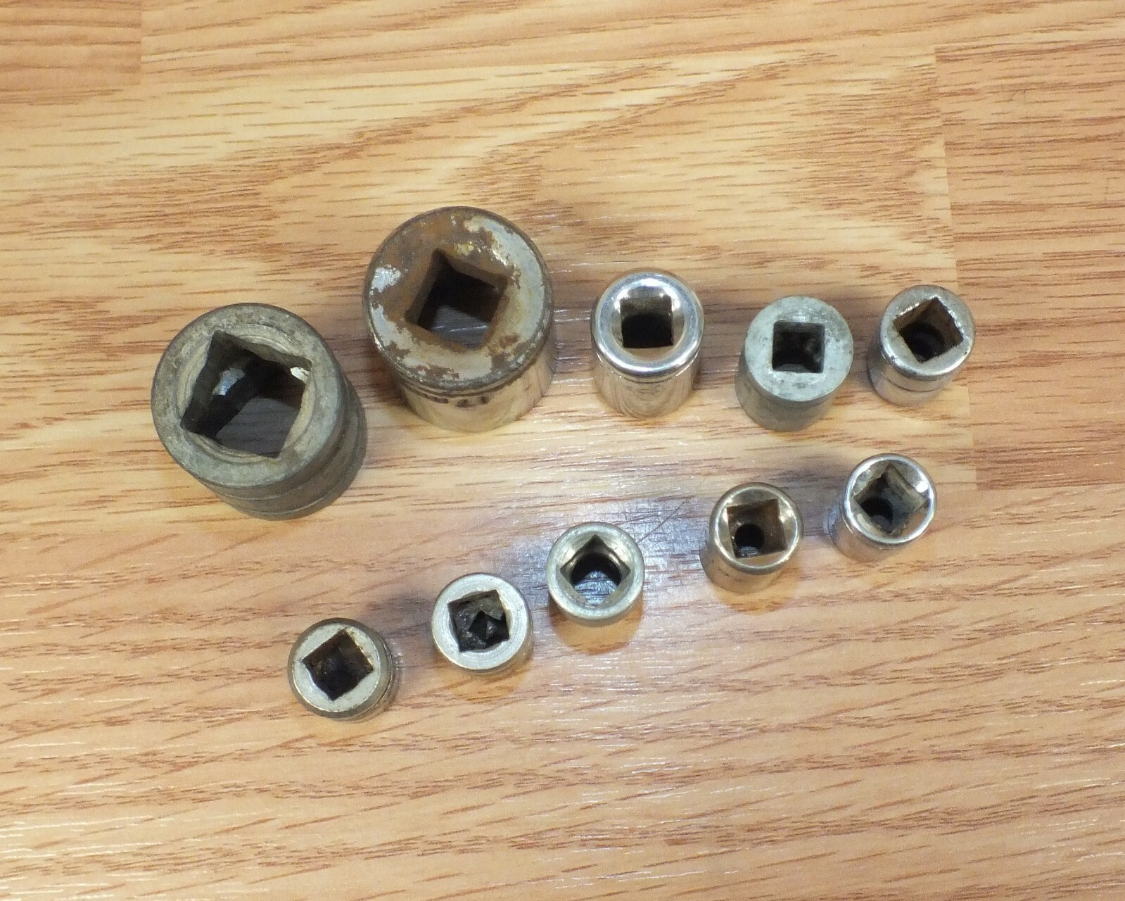 Unbranded / Generic Mixed Lot of Ten Various Sized Sockets **READ**
