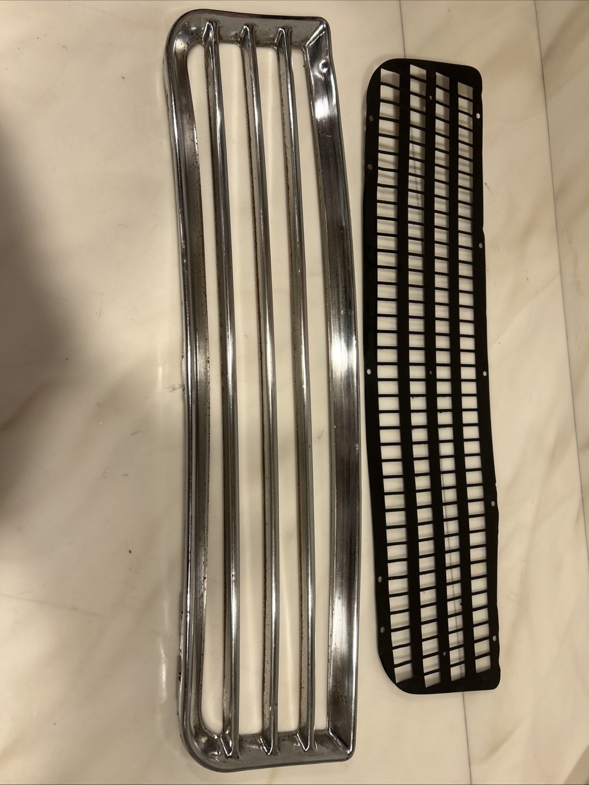 Datsun Roadster 1600 front grill (1966-1970) Used