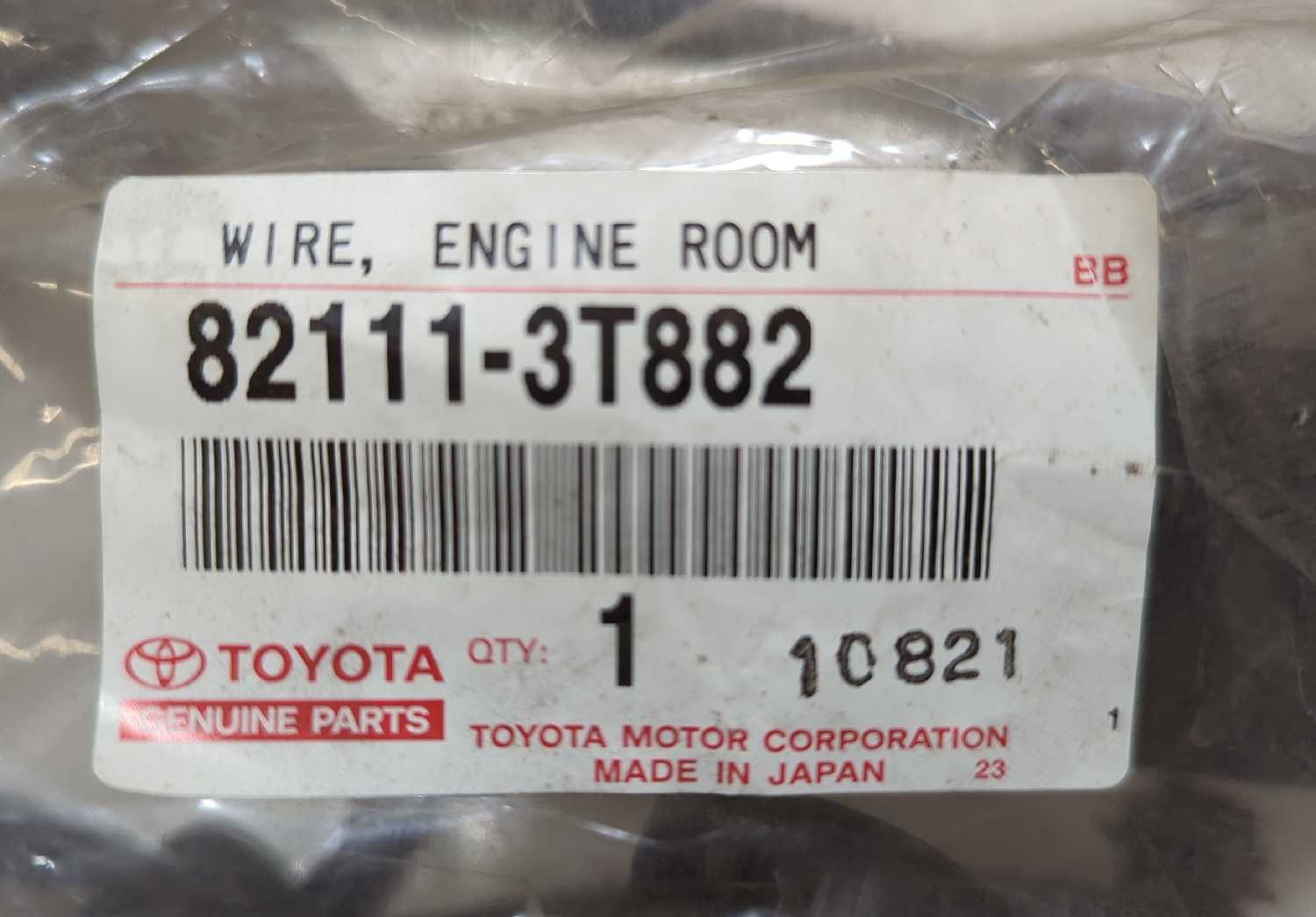 New OEM Toyota Engine Bay Fuse Box Wiring Harness 2002-2004 Camry 82111-3T882
