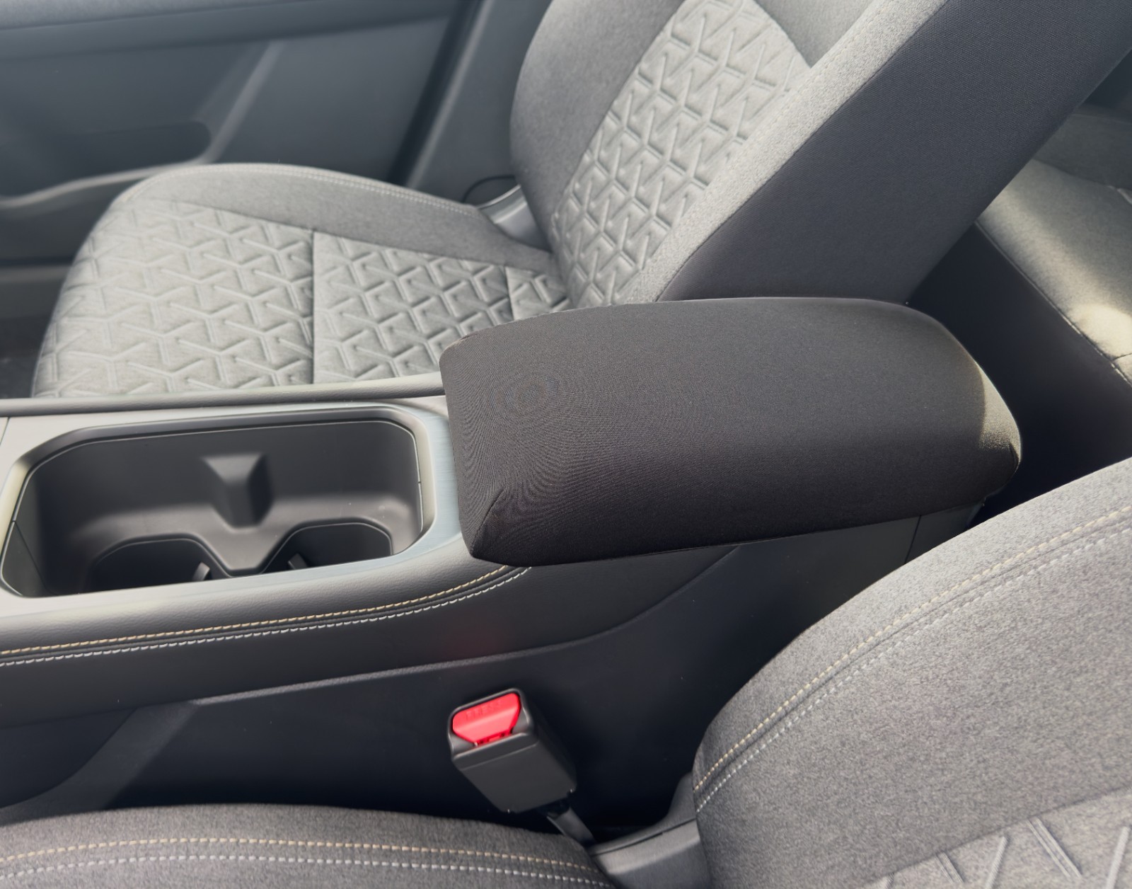 Fits Nissan Kicks 2025-2026 Neoprene Auto Center Console Cover USA Made Y1