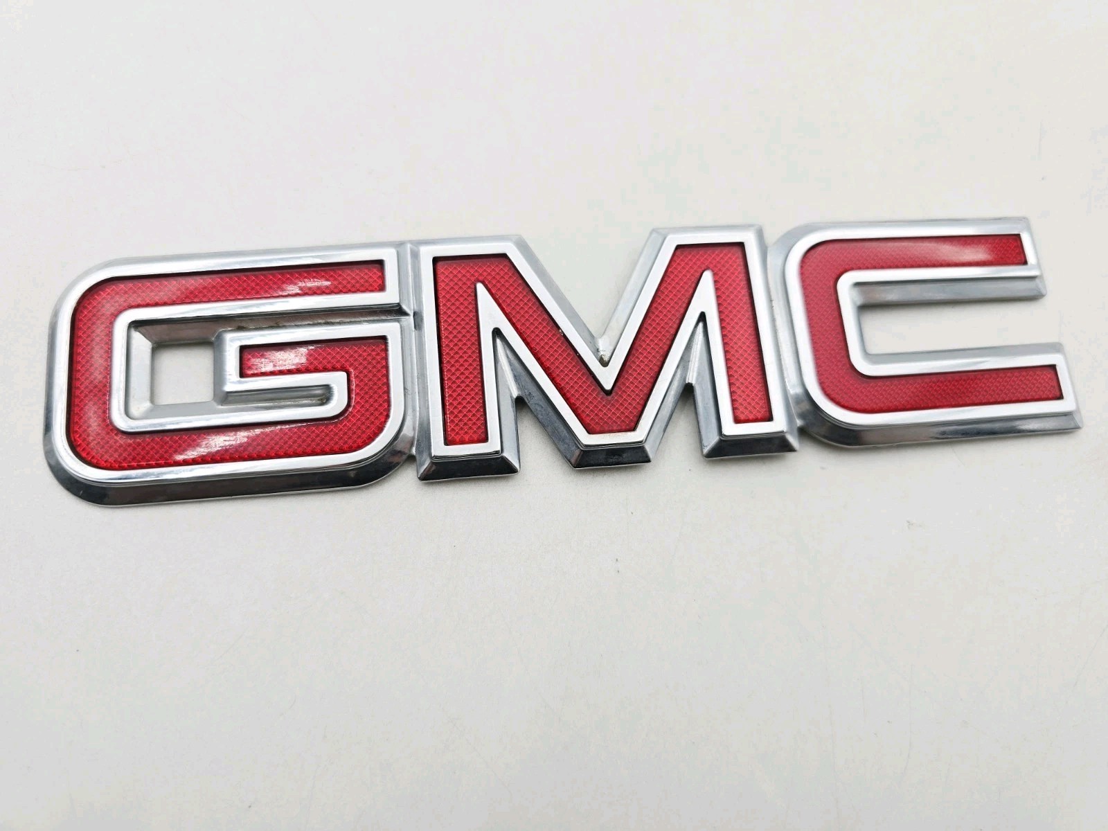1999-2006 GMC SIERRA YUKON REAR LOGO BADGE SIGN SYMBOL EMBLEM