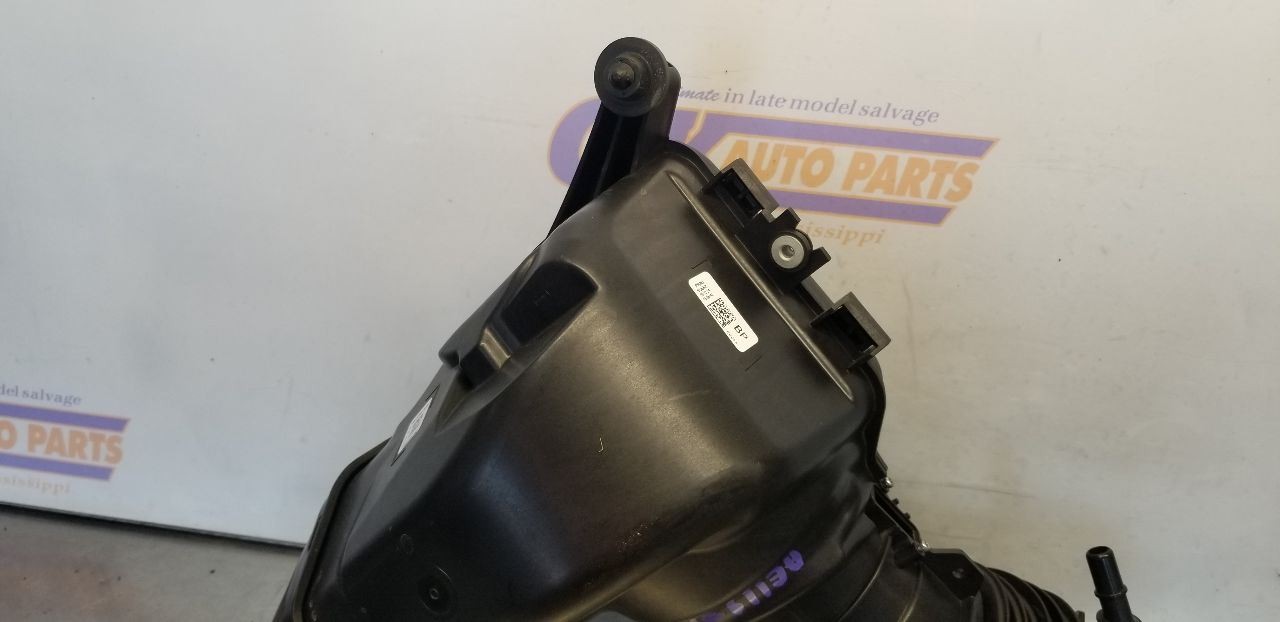 24 FORD MUSTANG DARK HORSE 5.0L AIR CLEANER AIR BOX LEFT DRIVER