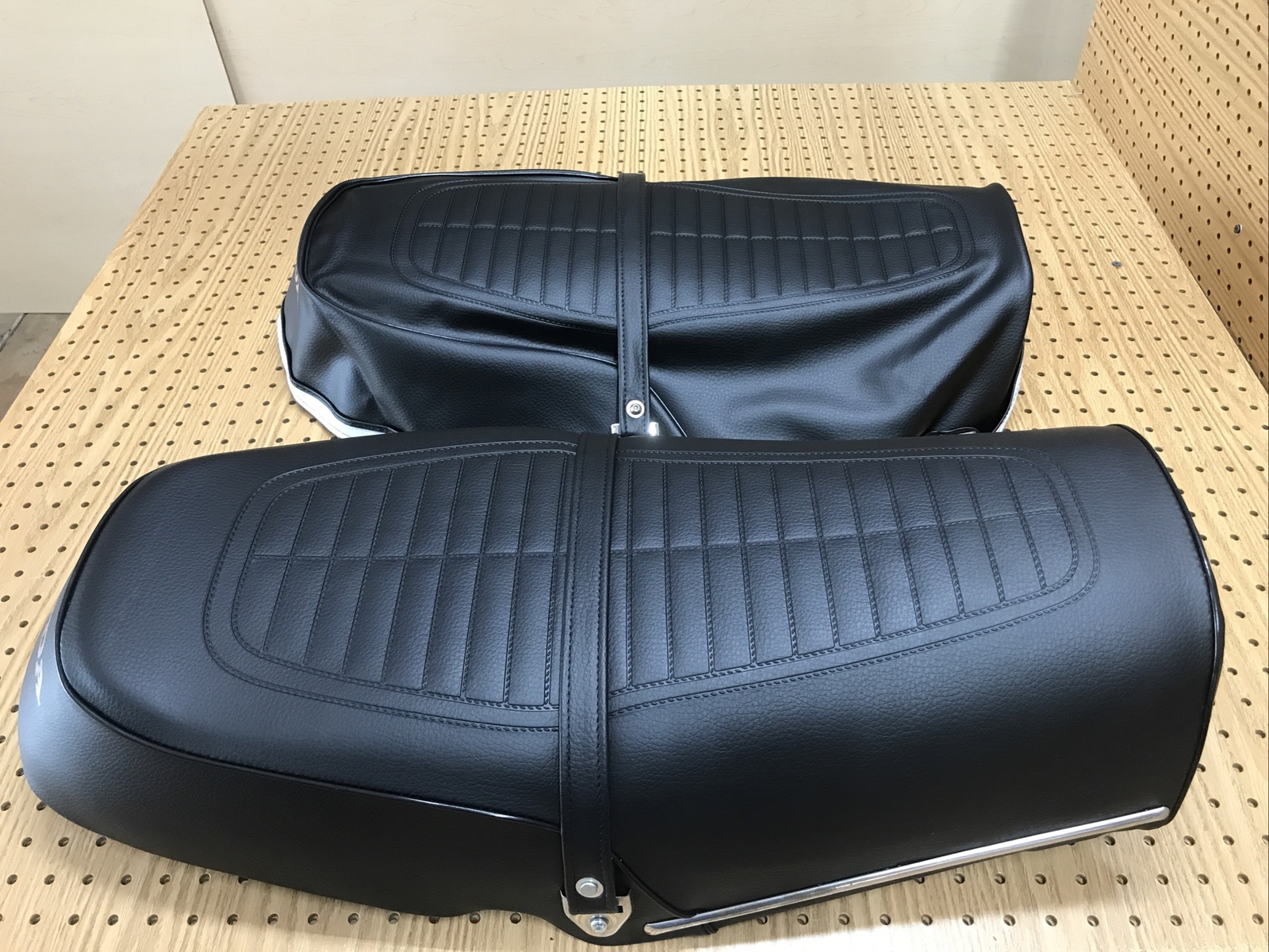 HONDA GL1000 GOLD WING SEAT COVER 1975 TO 1976 MODEL + STRAP (H*-232)