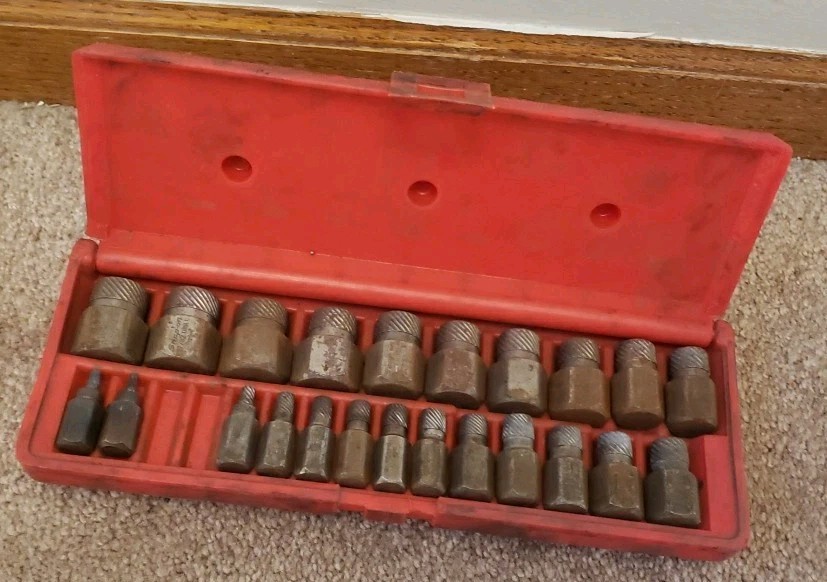 SNAP-ON TOOLS 25 PIECE SCREW EXTRACTOR SET MODEL REX25A Incomplete Missing 2